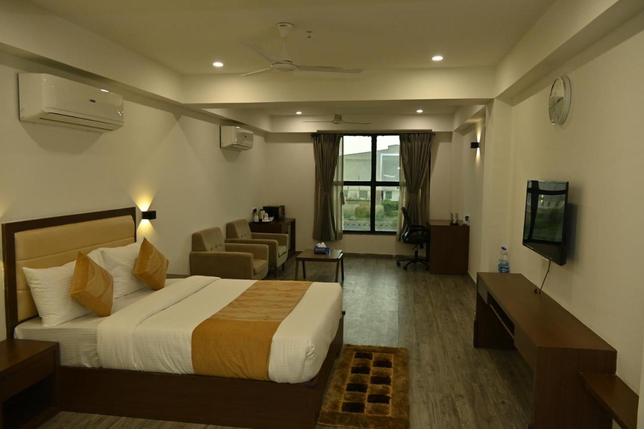 Hotel The Orange Zest Vithalpur Exterior foto